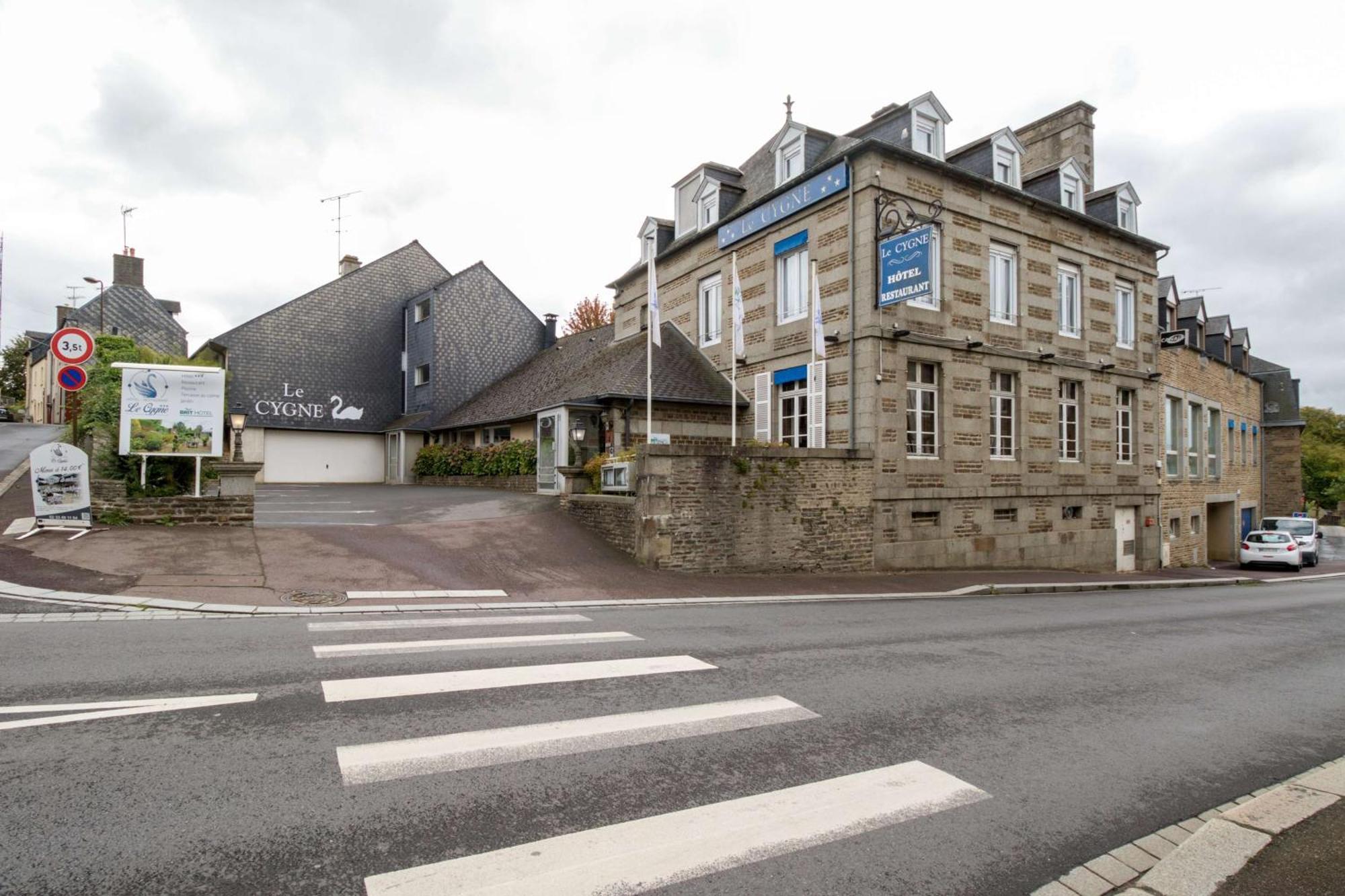 Brit Hotel Le Cygne Saint-Hilaire-du-Harcouët Kültér fotó