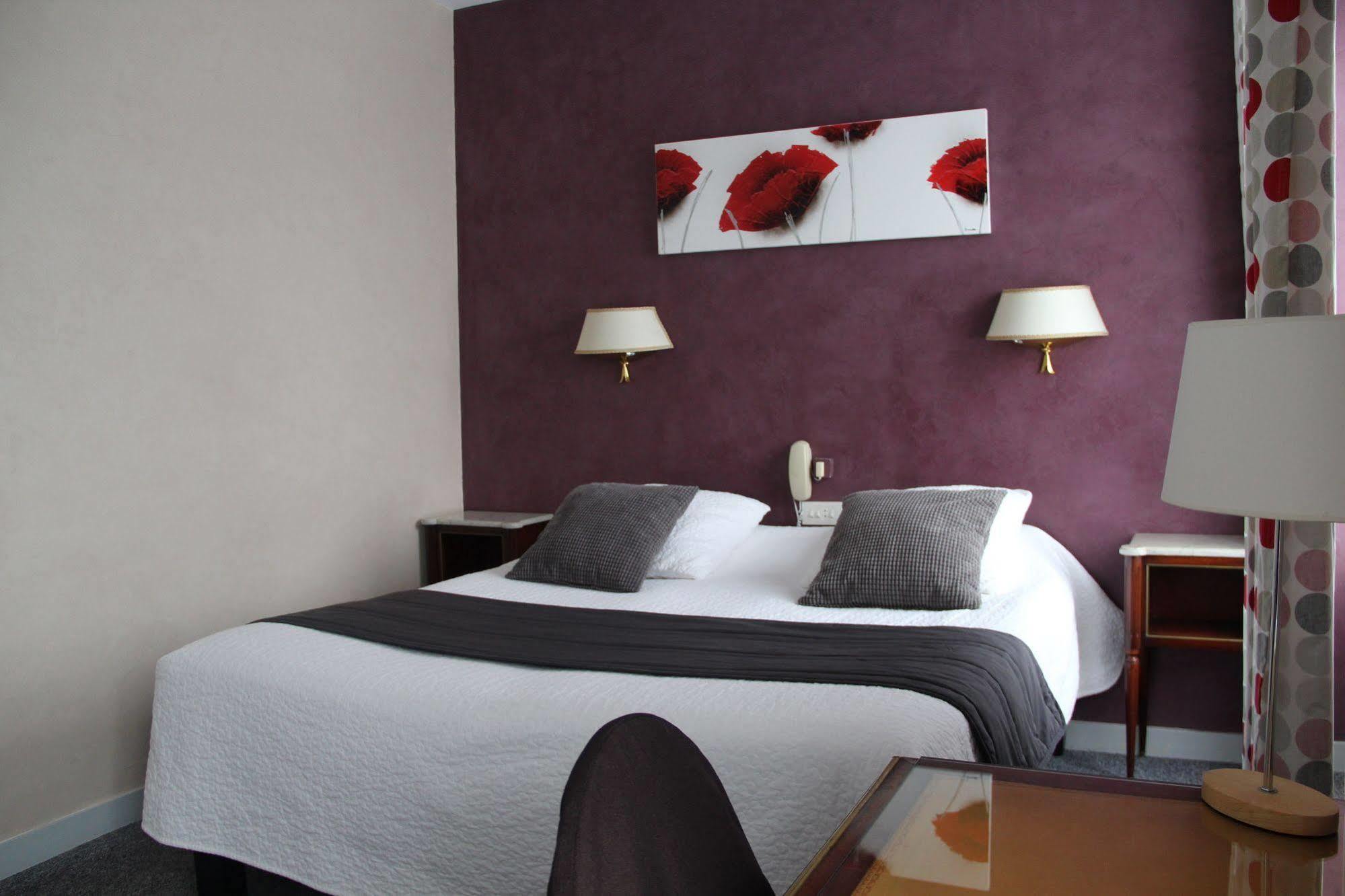 Brit Hotel Le Cygne Saint-Hilaire-du-Harcouët Kültér fotó